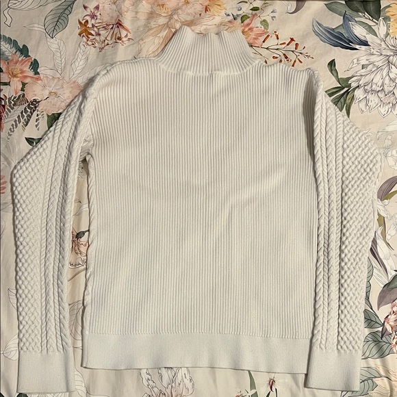 Club Monaco White Textured Turtleneck Sweater - Picture 4 of 5